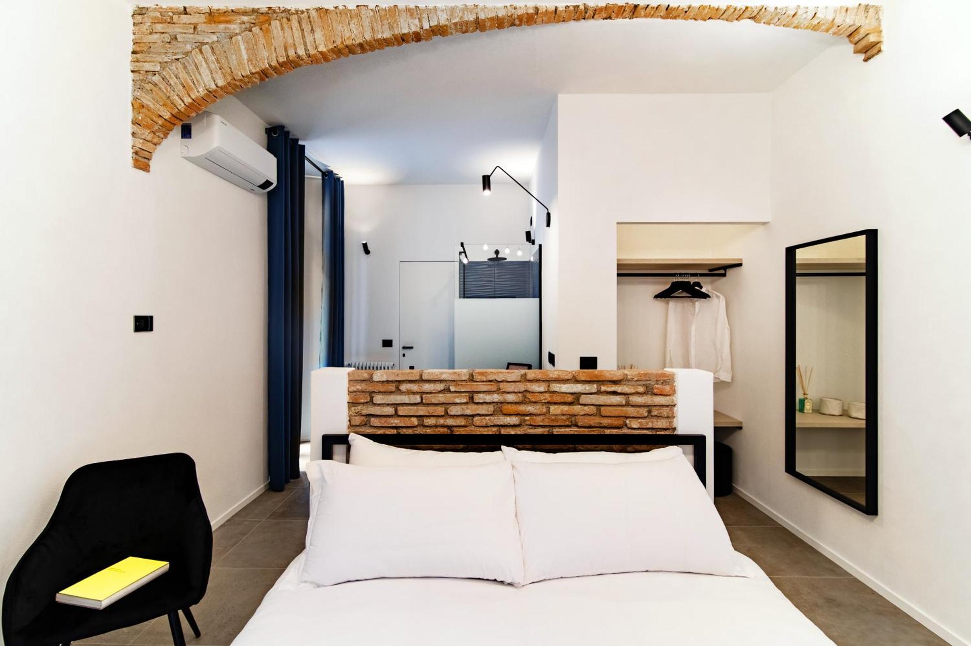 Guesthouse Linaio - The House Of Travelers Комо Экстерьер фото